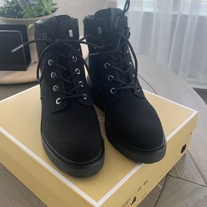Michael Kors boots.. size 9